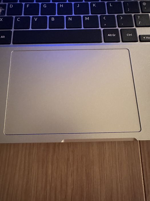 Vând laptop samsung ,in stare foarte buna folosit putin !