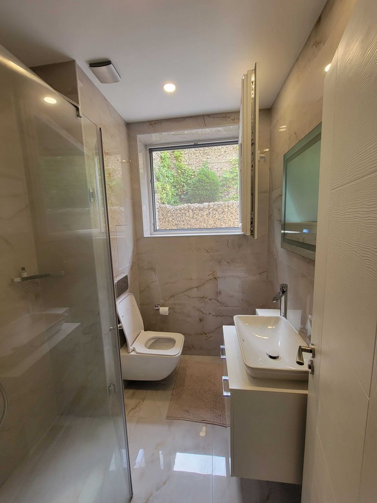 Дава се под наем Тристаен апартамент в Варна, Аспарухово - 105 кв.м за 849 € - Снимка #8