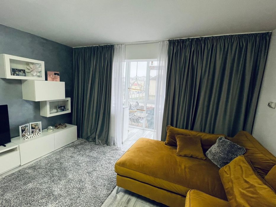 Închiriez apartament