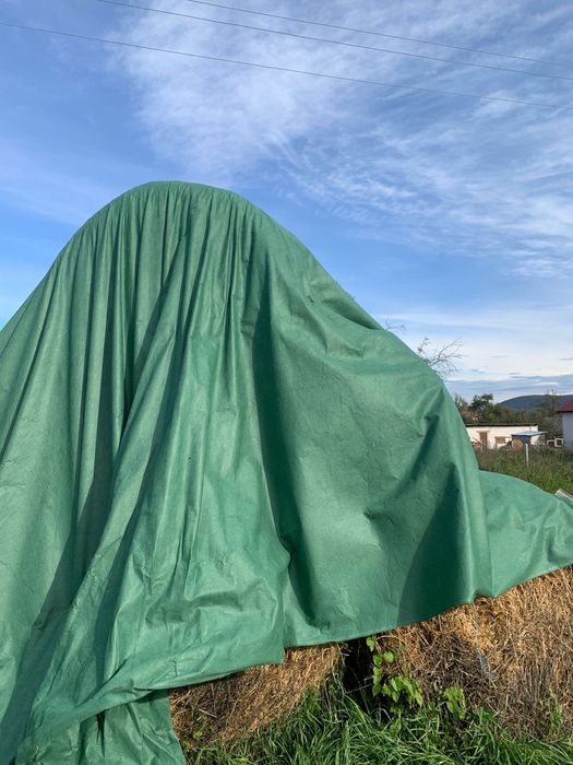 Vând baloți  120/120