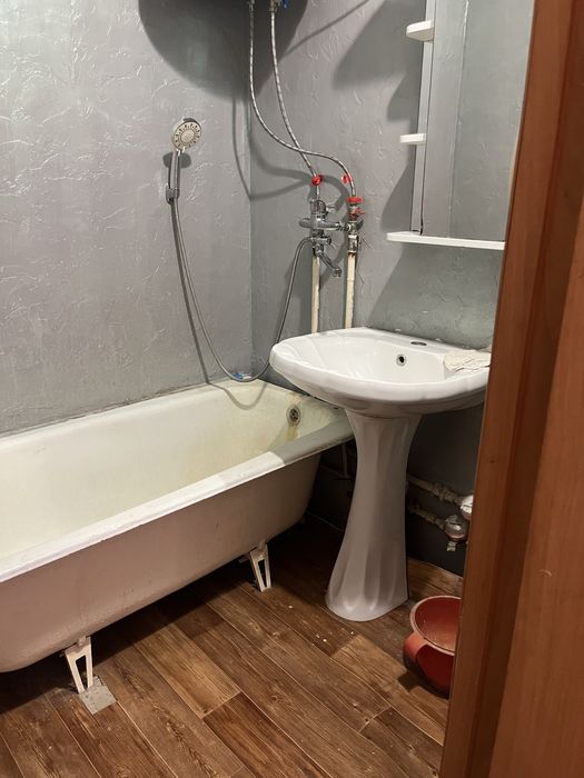 Сдам 2ух ком Квартиру в Телецентре.Мебели НЕТ!! Торга НЕТ!