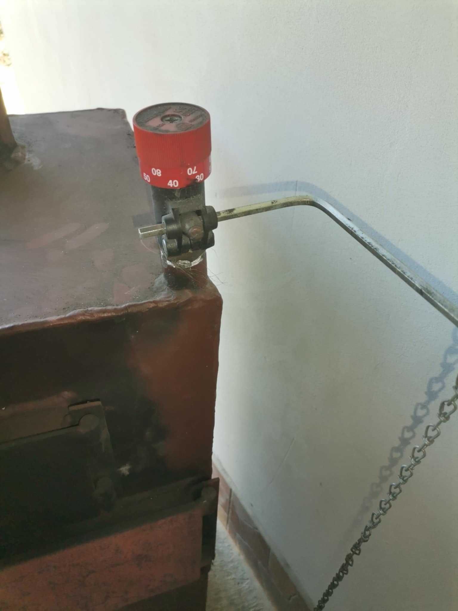 Котел на твърдо гориво.