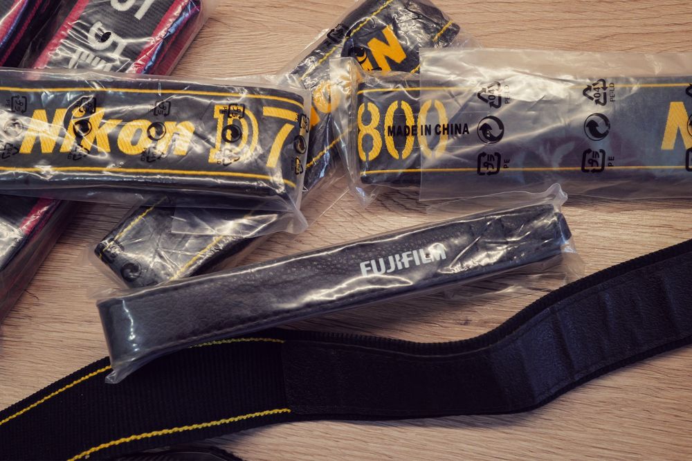 Lot Nikon Grip MB-D12 Telecomanda ML-3 curele de umar D800 810 850 5D