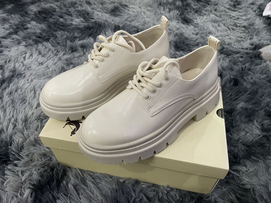 Ботинки/кроссовки женские новые