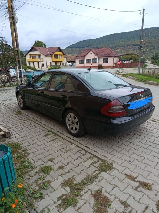 Mercedes Benz W211