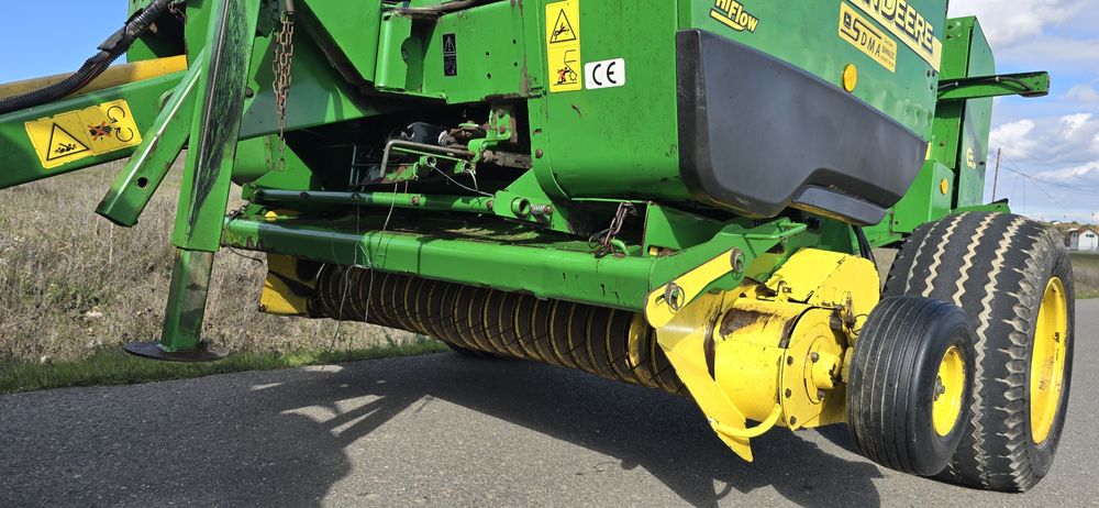 Presa de balotat baloti rotunzi john deere 592 plasa si ata 120/120
