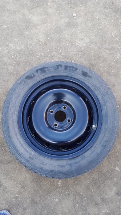 Шины с дисками.