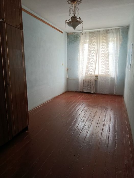 Срочно Продается квартира в Ахангаране 2/4/4