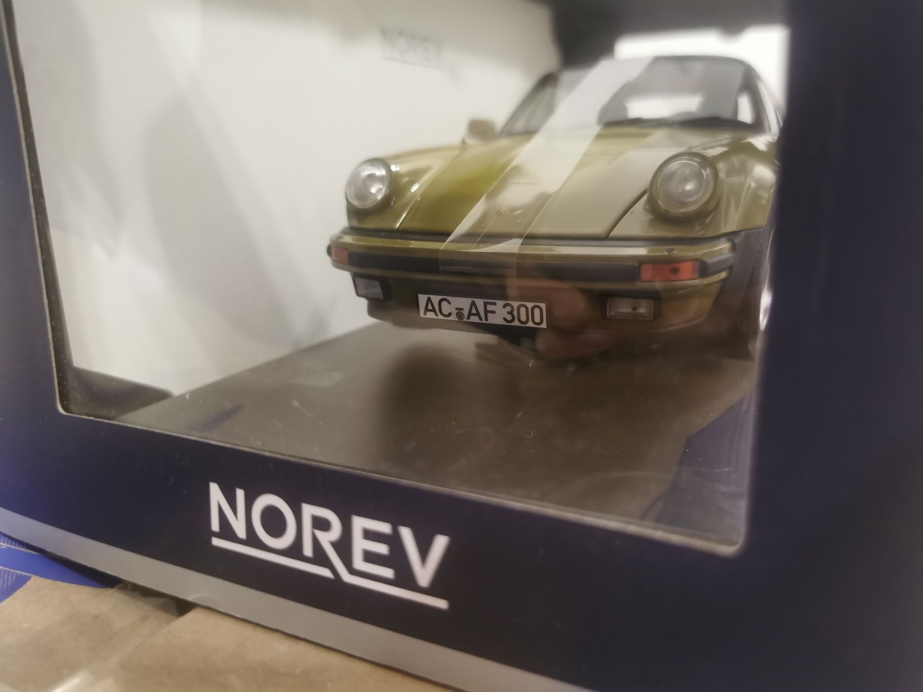 Porsche 911 Turbo 1987 - Norev 1:18