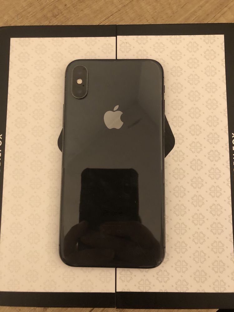 Vând iphone xs , 64gb .