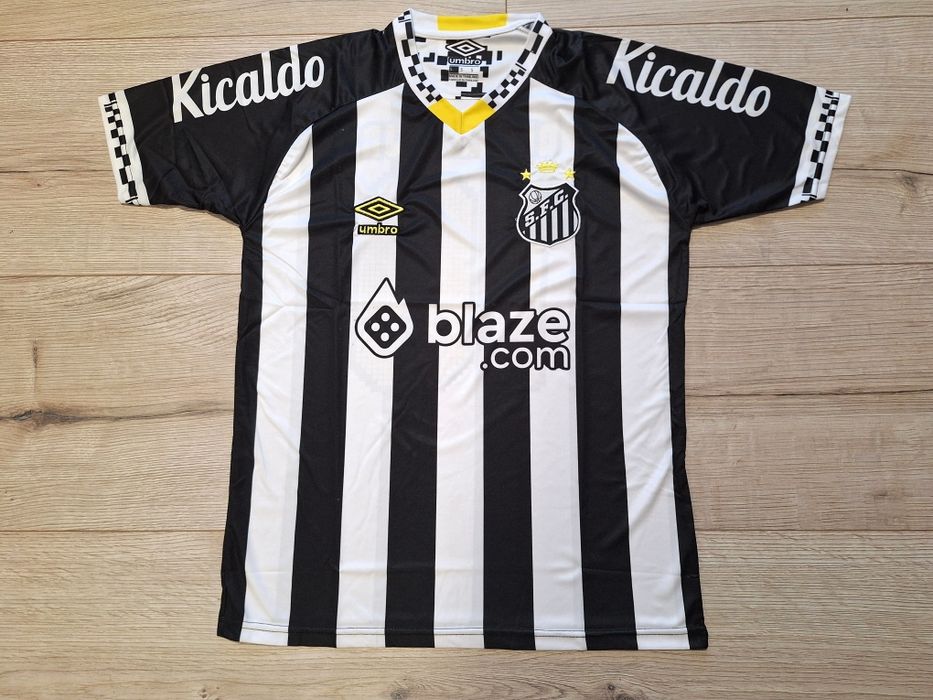 Футболна фланелка на Неймар Сантос  нов модел!!!