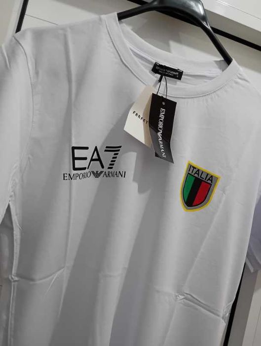 Чисто нова оригинална тениска Armani