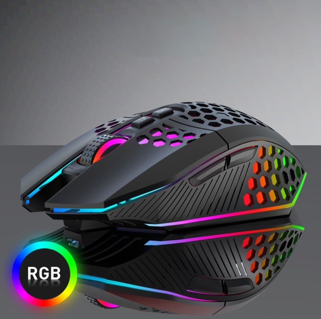 De vânzare mouse-uri gaming wireless RGB!