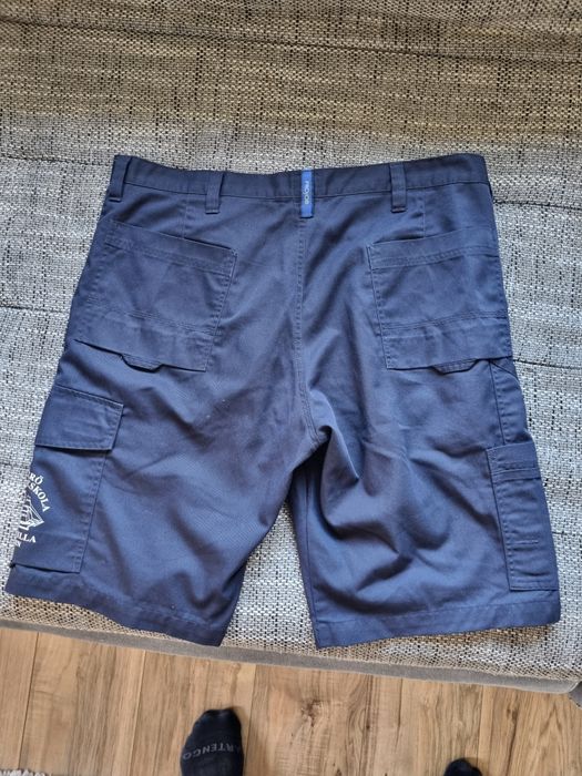 Pantaloni scurți de blugi / jeans subtiri L