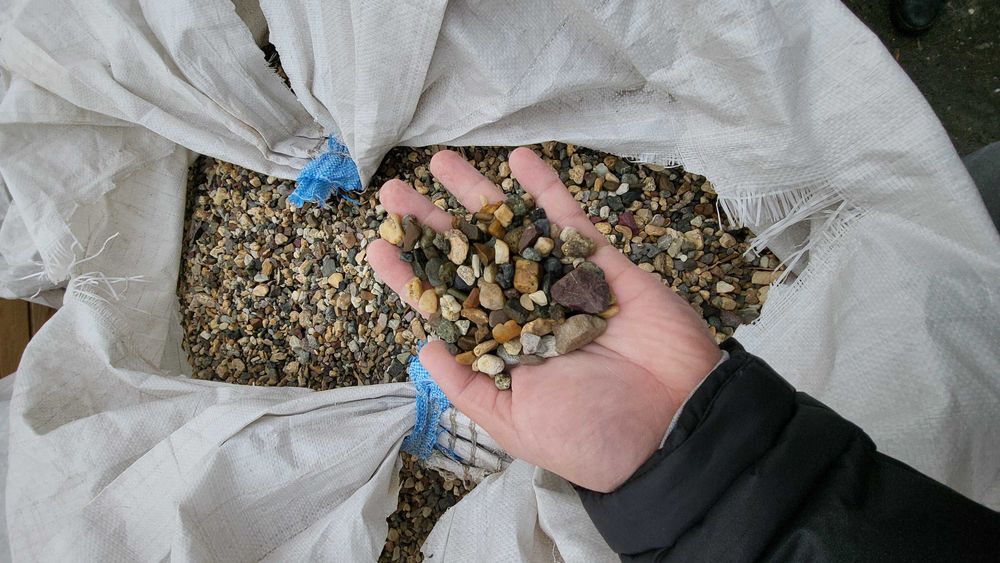 Мраморная крошка, галька. Морская и речная галька для ландшафта оптом