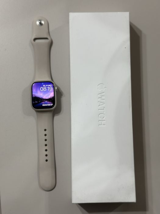 Часы Apple Watch Series 9