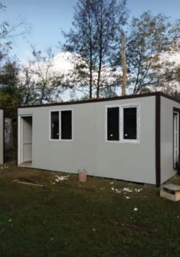 Vindem și confectionam case modulare și cabane din lemn