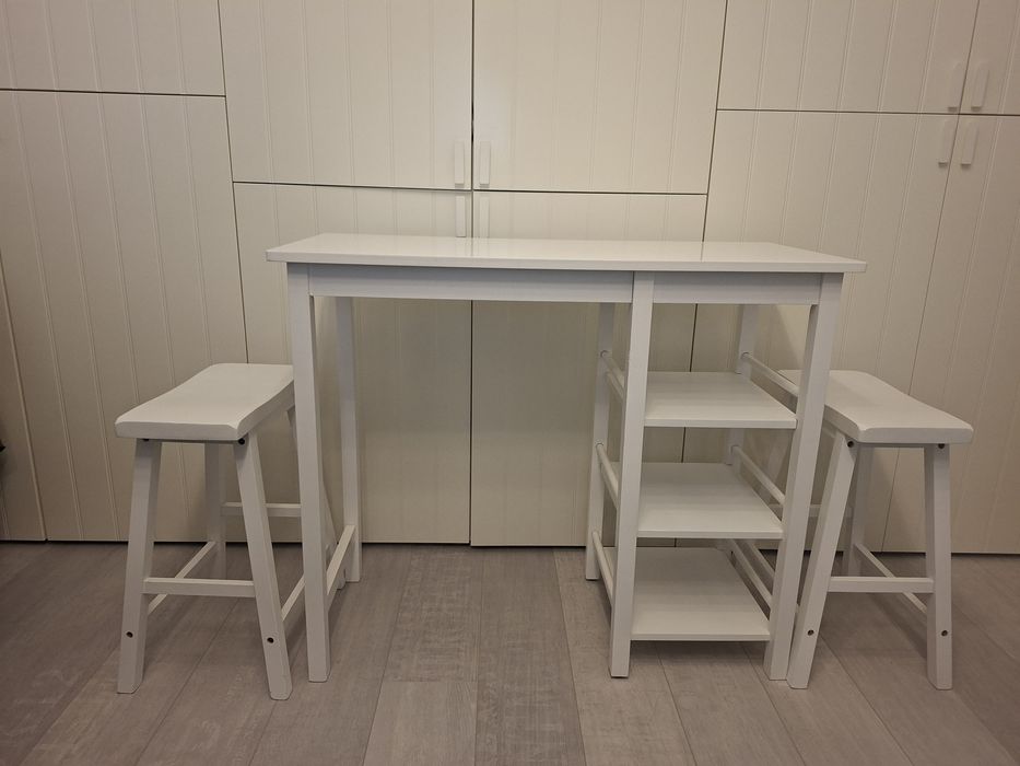 Set Raul Mobexpert Masa si 2 scaune
Masa și două scaune