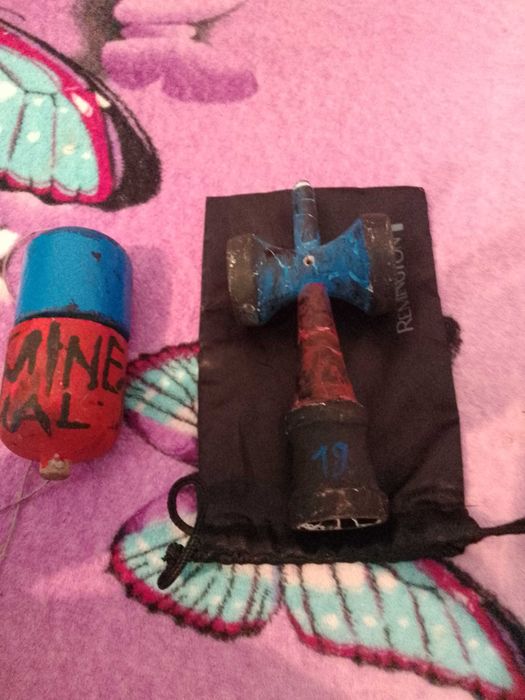 Kendama fără dama și pil.
