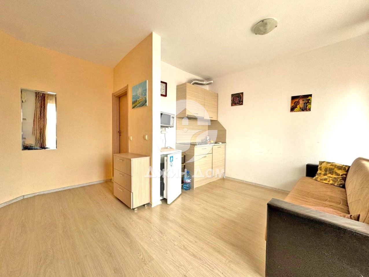 Продава се Двустаен апартамент в к.к. Слънчев бряг - 54 кв.м за 1038 €/кв.м - Снимка #1