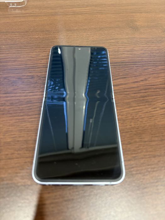 Samsung Galaxy Z Flip 6