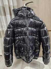 Vand geaca Moncler marime XL noua