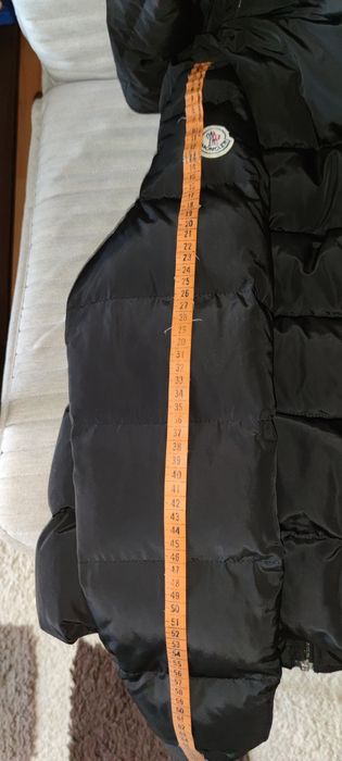 Geacă impermeabilă nouă.