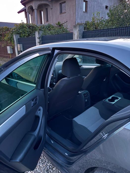 Volkswagen Jetta Hybrid