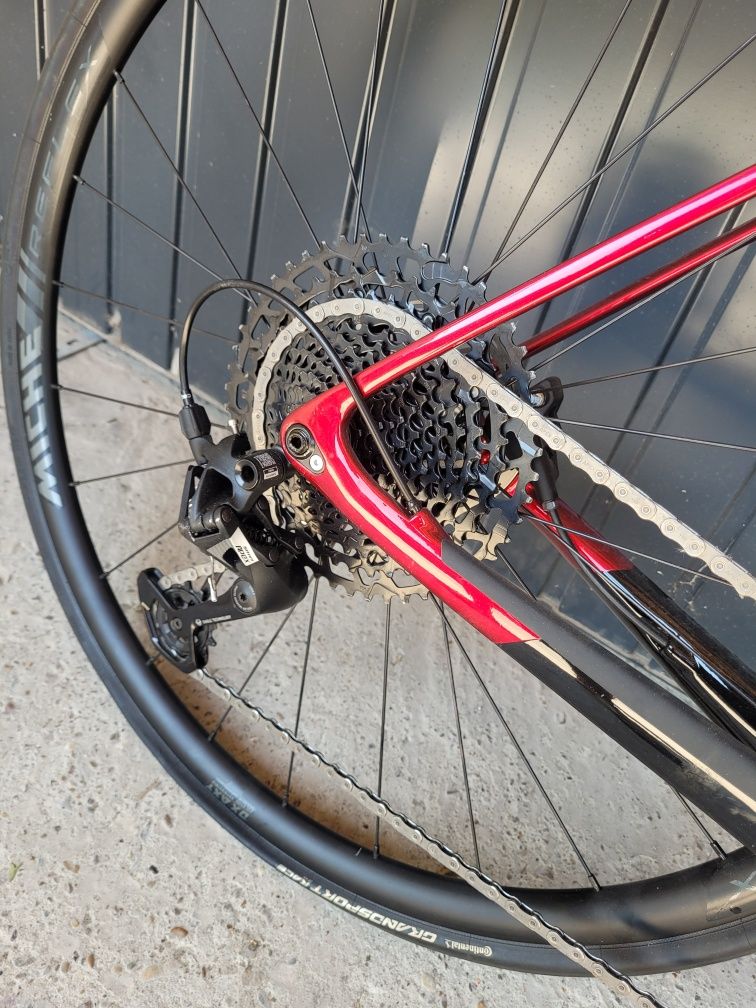 Bicicleta Cursiera Raymon Carbon Disc 2024 Noua