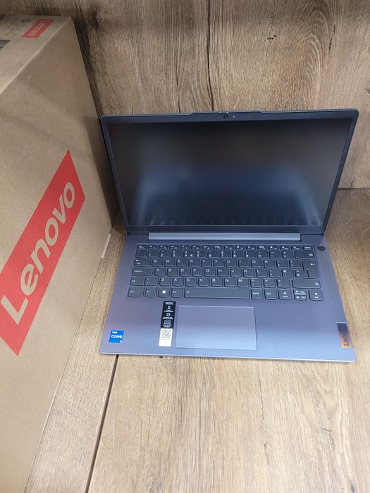 Lenovo IdeaPad Slim 3 14IAH8
