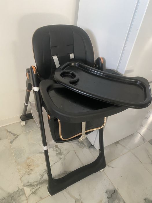 Măsuță bebe , folosita 2 luni !