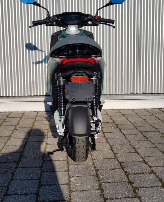 Scuter electric piagio