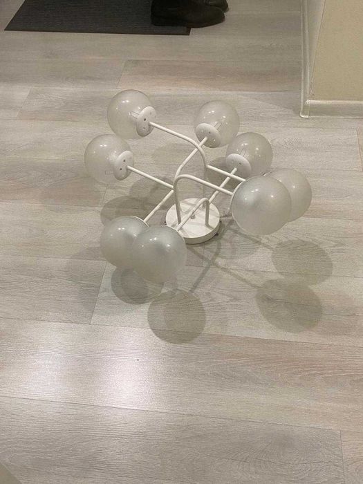 Продам люстру в отличном состоянии