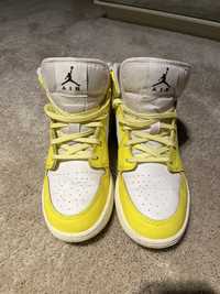 Jordan 1 mid dynamic yellow floral