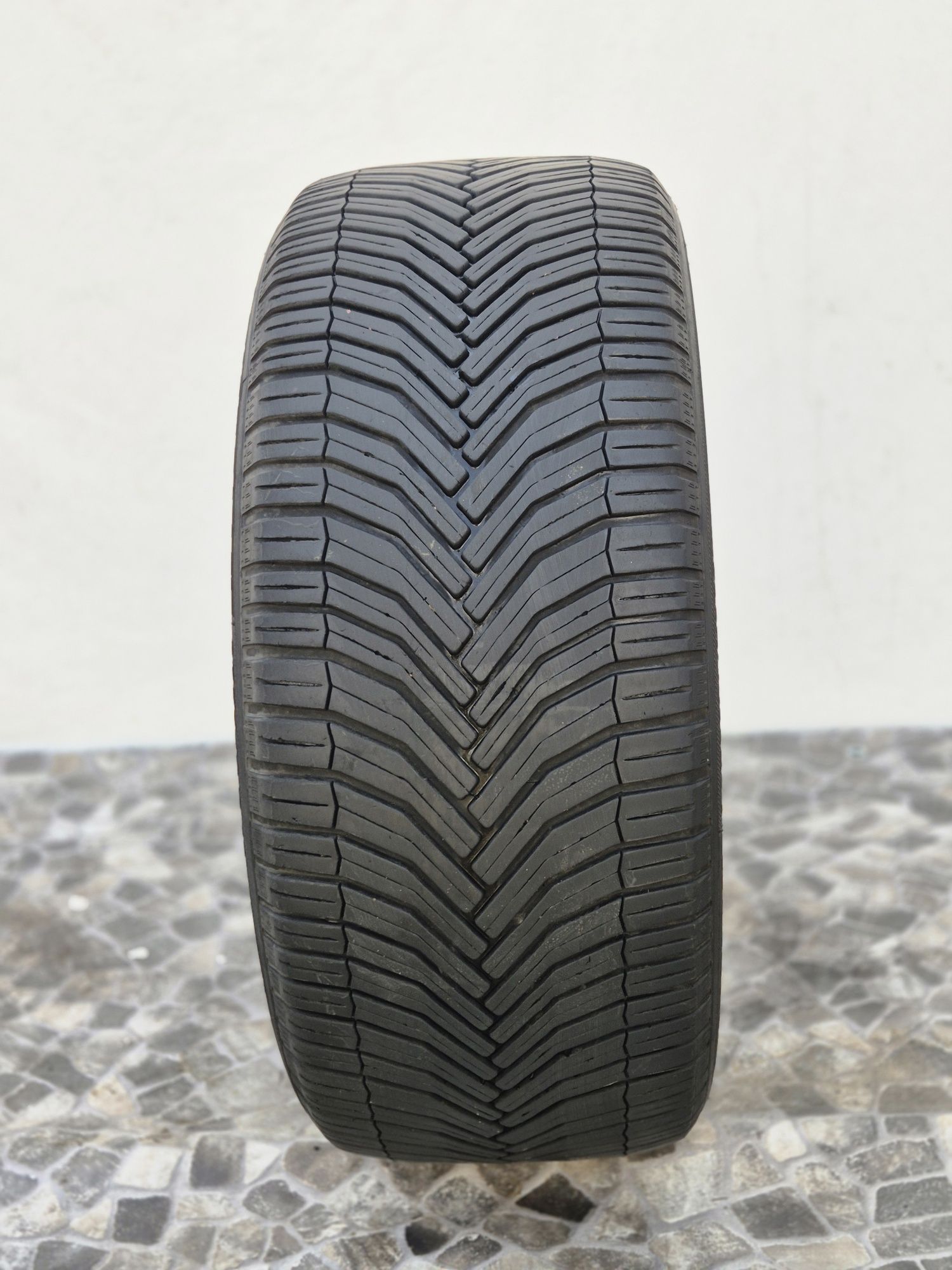 1бр 235 40 18 Michelin Crossclimate - 21г