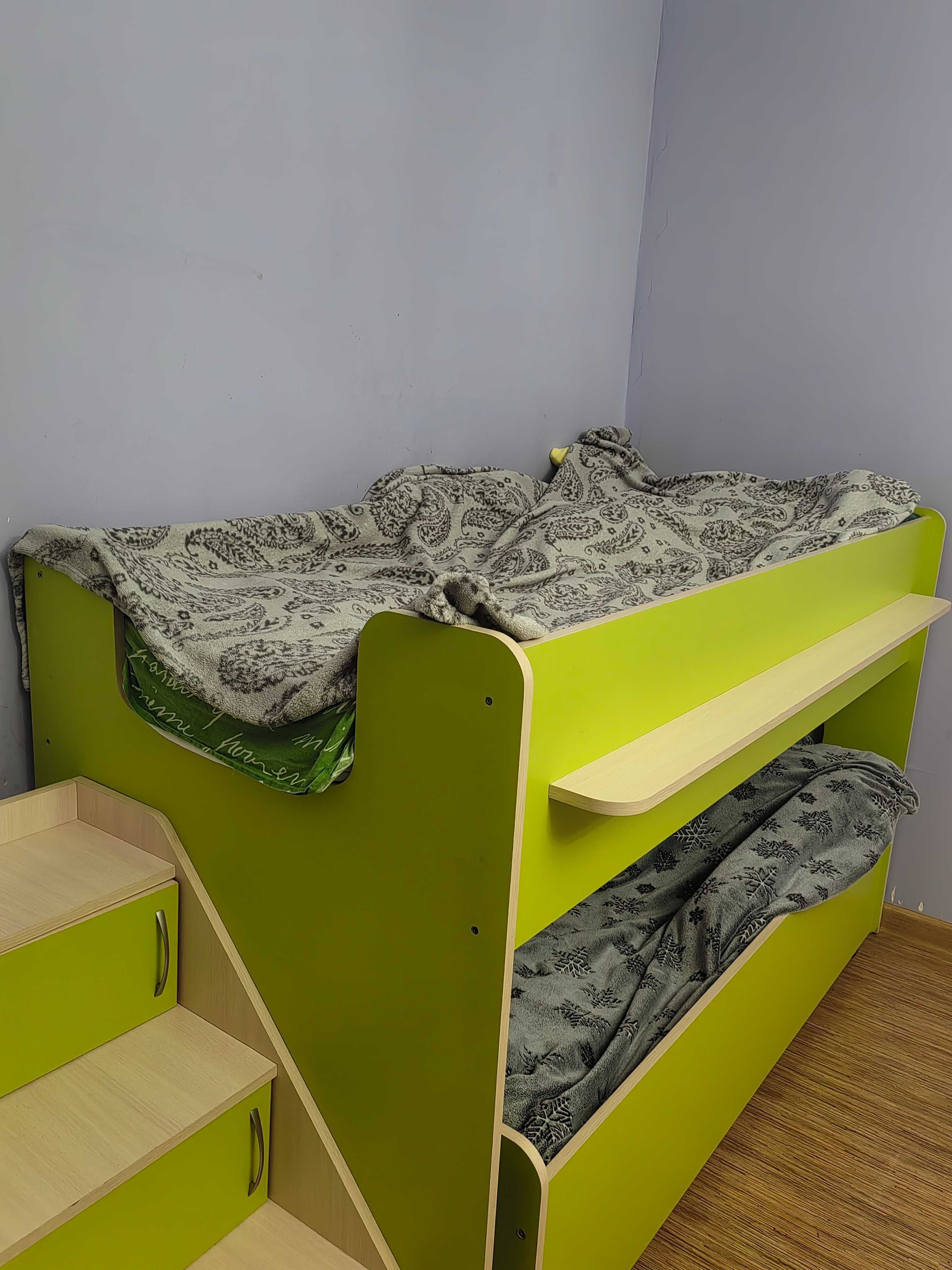 Продам детскую двухъярусную кровать