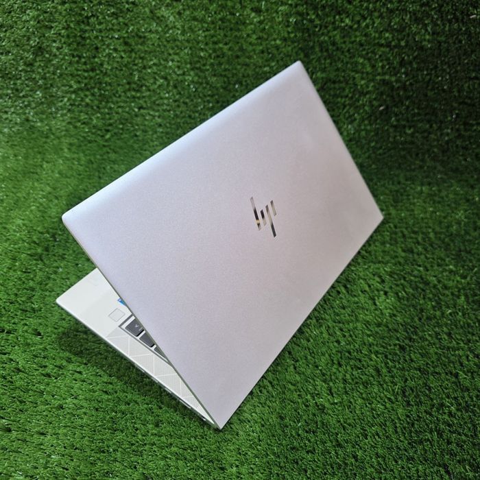 Hp elite book i5 8gb 256gb