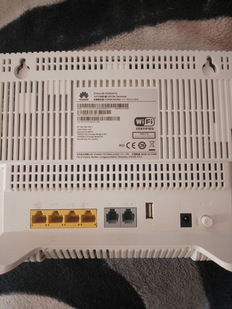 Router Wi-Fi Huawei folosit o data. Preț negociabil.
