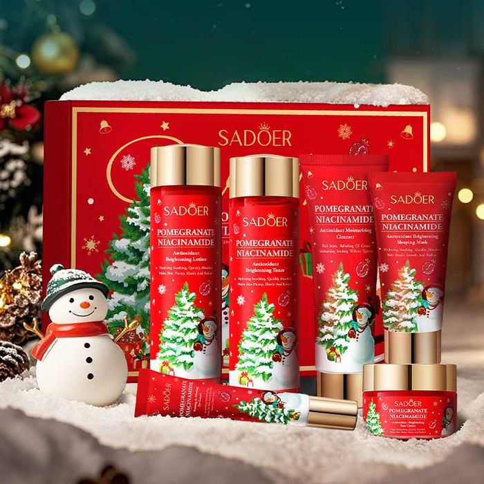 Новогодний набор косметики SADOER POMEGRANADE NIACINAMIDE 6В1