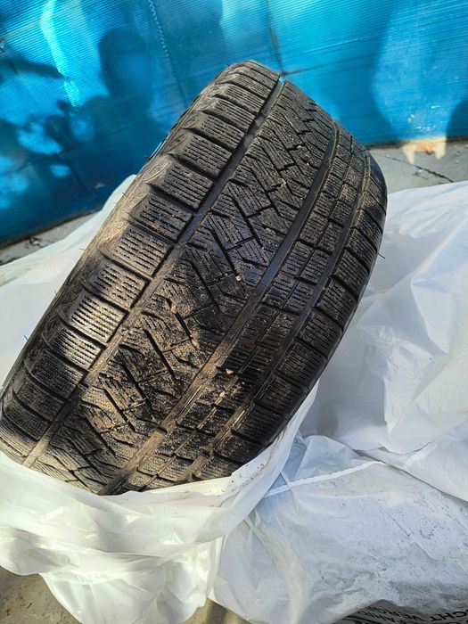 Гуми зимни 255/45/18