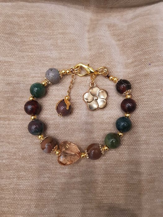 Колиета и Гривни с Естествени Камъни от 25 лв-50 лв