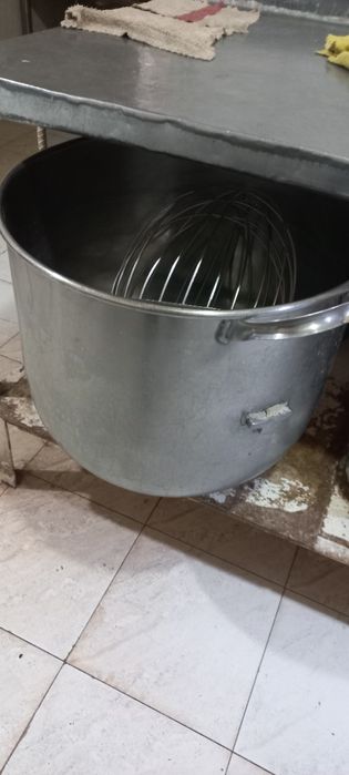 Венгерский миксер 70 литрли сотилади