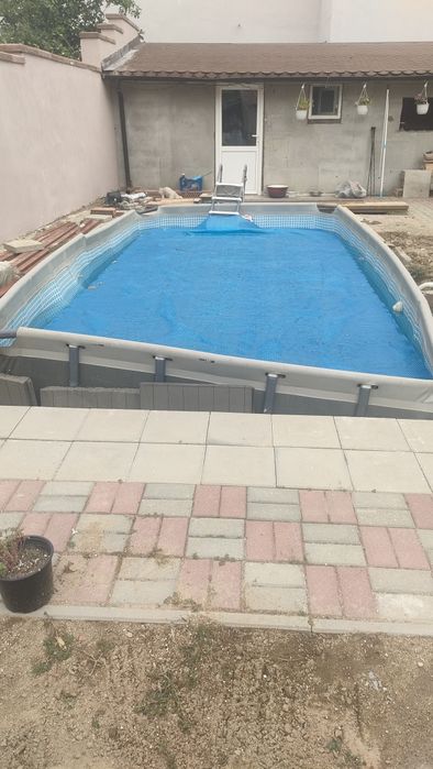 Piscina exterioara