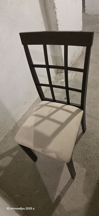 Трапезни столове