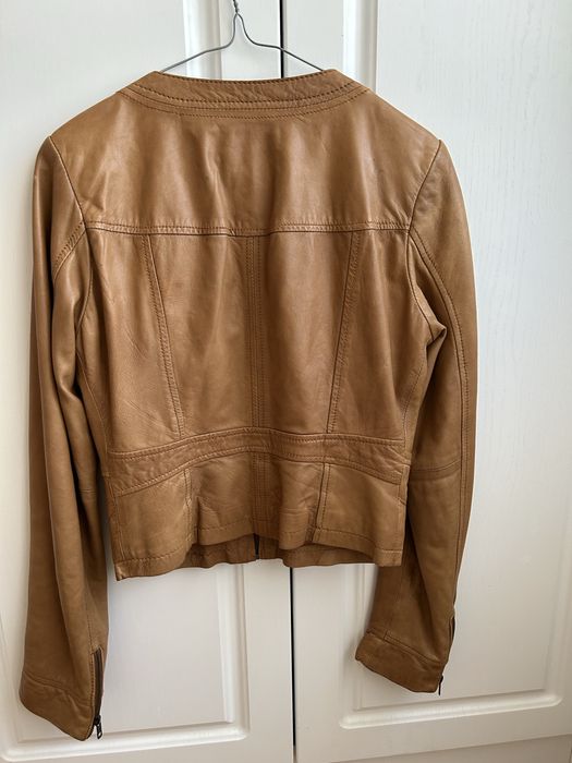 Vand geaca de piele marca Stradivarius