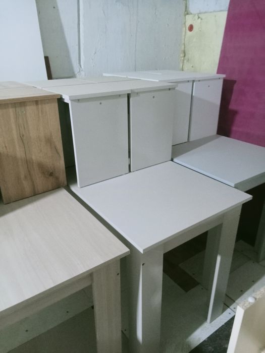 Продам новые столы с 4 табуретами