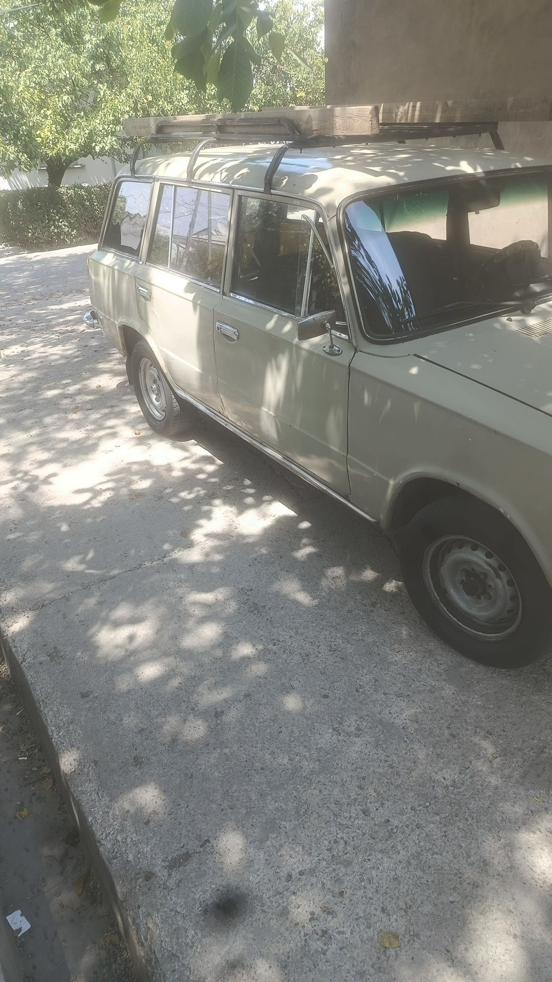 Vaz 21020 sotiladi