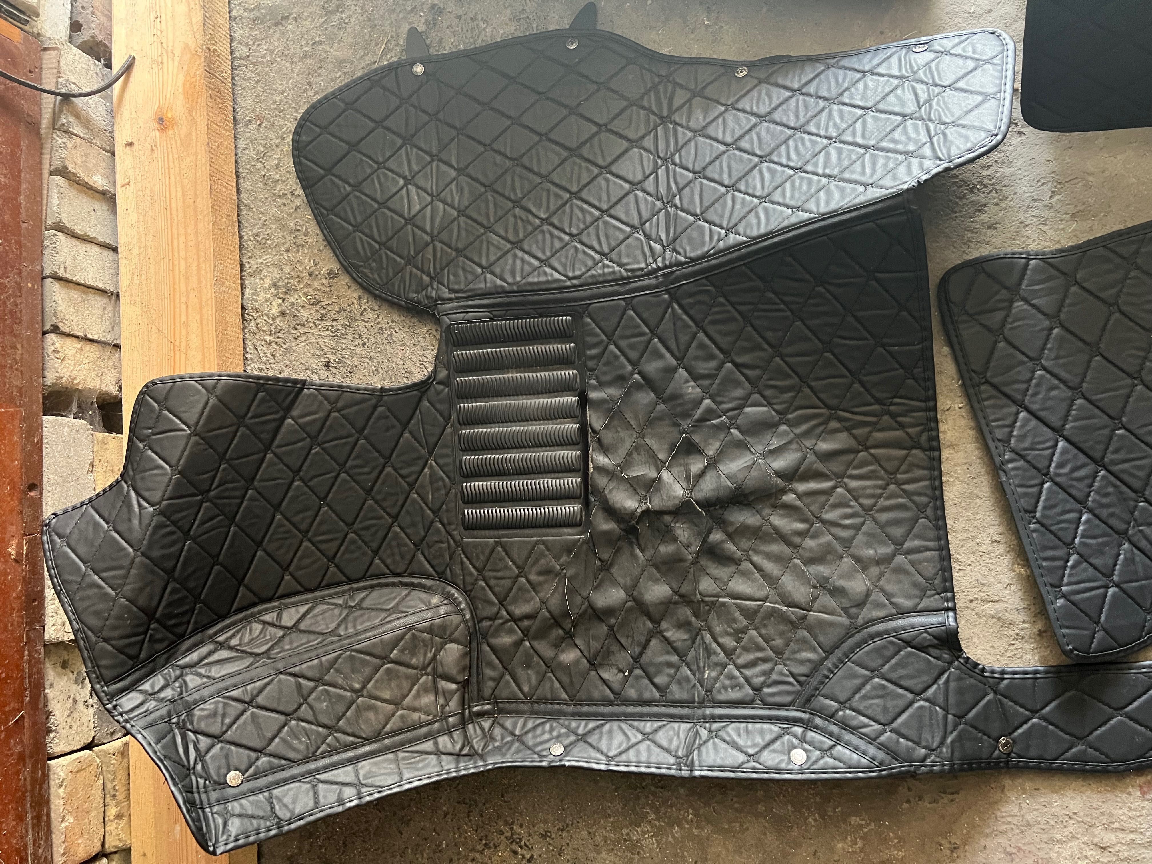 Подложки за кола Mercedes w205 стелки