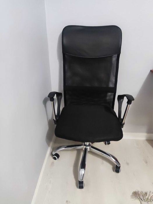 Продам офисное кресло.