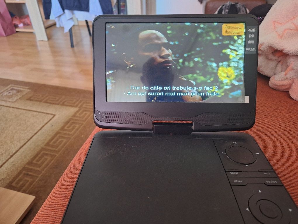 Dvd-tv portabil nou.